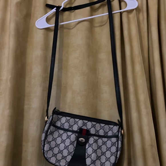 Beautiful vintage Gucci purse - Picture 3 of 15